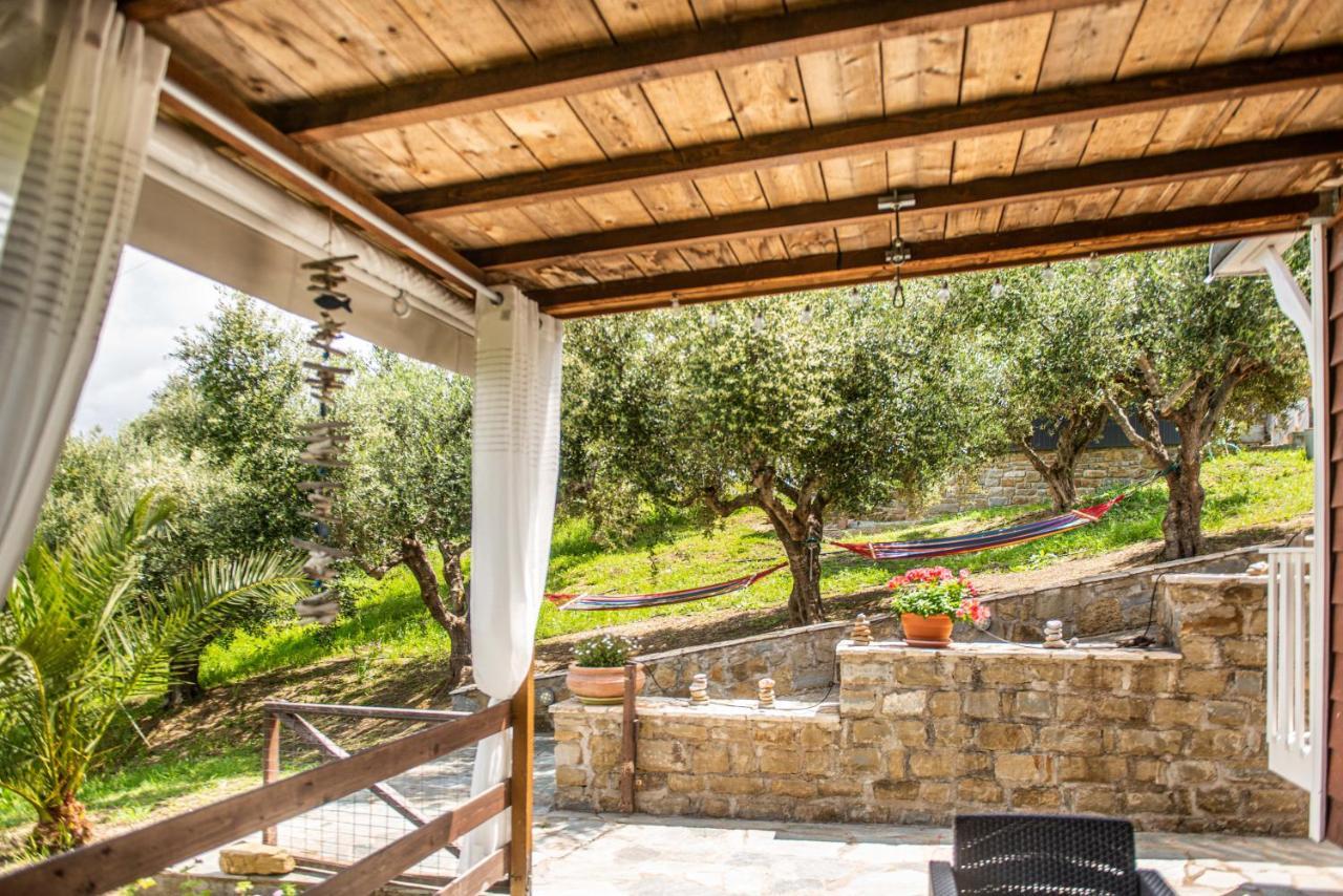 Hakuna Matata Holidays Wooden Lodge With Airco & Pool In Greek Olive Grove 迈索尼 外观 照片