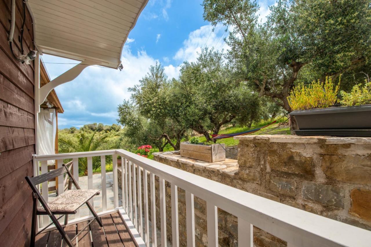 Hakuna Matata Holidays Wooden Lodge With Airco & Pool In Greek Olive Grove 迈索尼 外观 照片