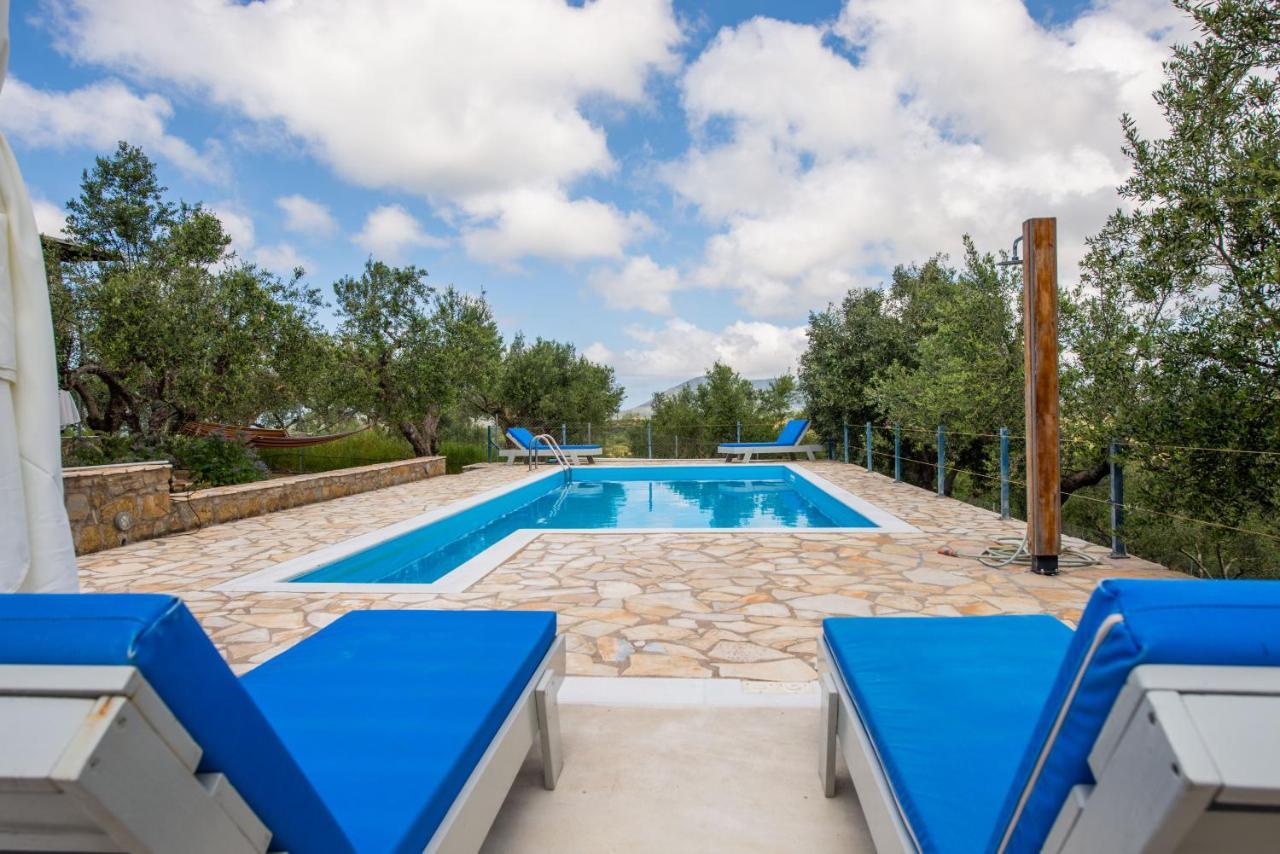 Hakuna Matata Holidays Wooden Lodge With Airco & Pool In Greek Olive Grove 迈索尼 外观 照片