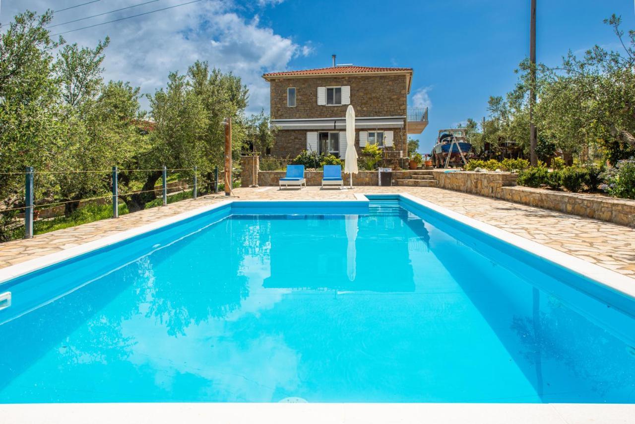 Hakuna Matata Holidays Wooden Lodge With Airco & Pool In Greek Olive Grove 迈索尼 外观 照片