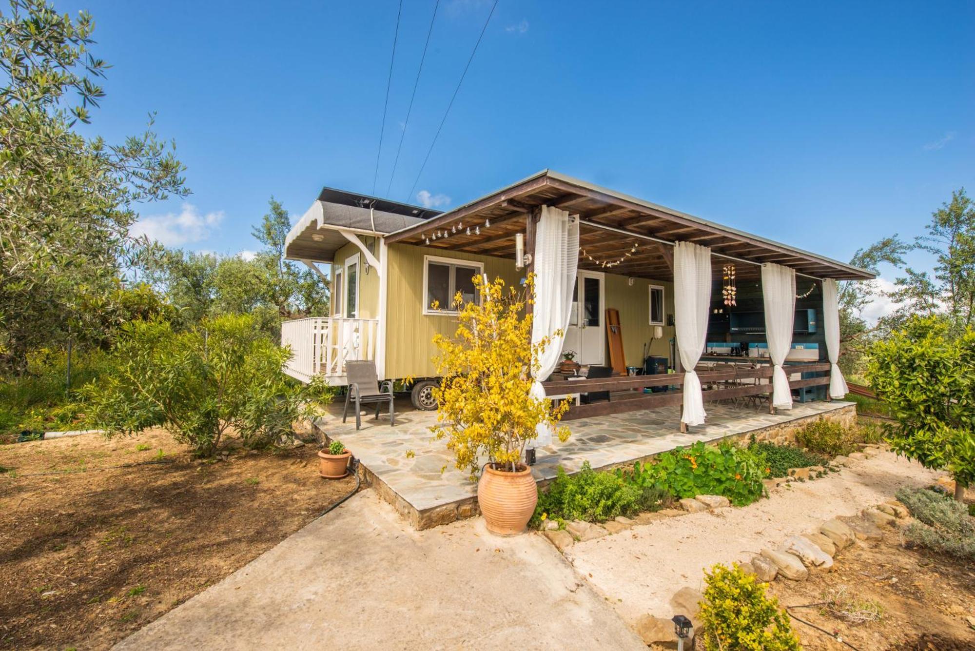 Hakuna Matata Holidays Wooden Lodge With Airco & Pool In Greek Olive Grove 迈索尼 外观 照片