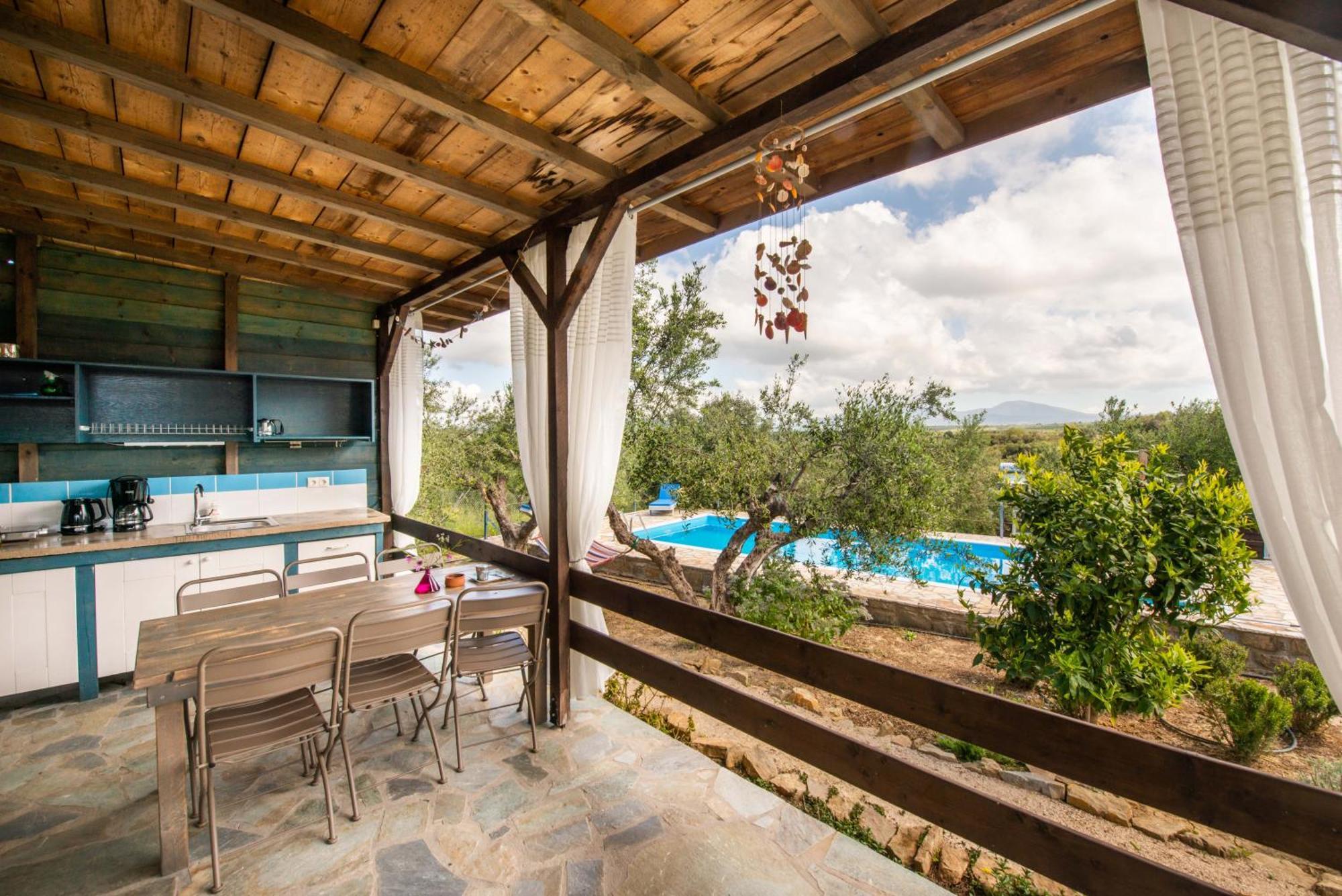 Hakuna Matata Holidays Wooden Lodge With Airco & Pool In Greek Olive Grove 迈索尼 外观 照片
